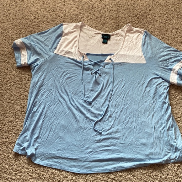 Blue and White Rue21 Tee - Picture 1 of 3